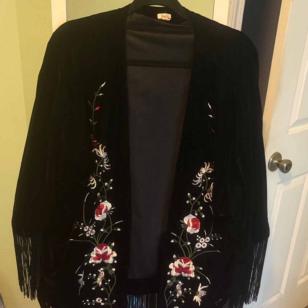 Embroidered Black Sweater with Floral Design suede